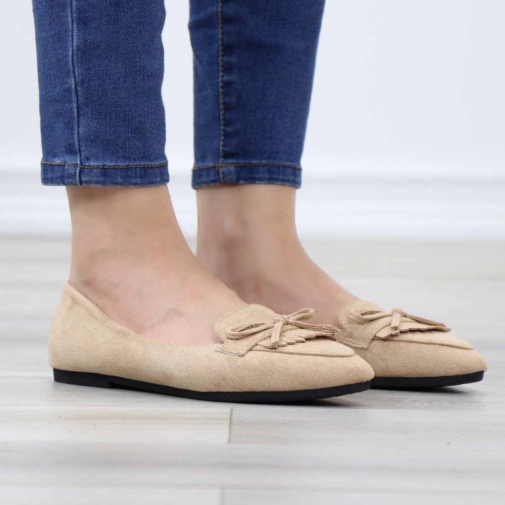 Tan Faux Suede Pointed Toe No Heel Flat Loafers Shoe Bow Tassel Decor Slip On - Picture 3 of 14